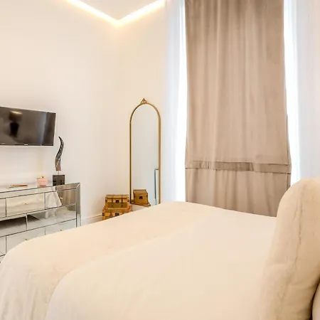 La Corte Dei Mille Luxury 4* Neapel