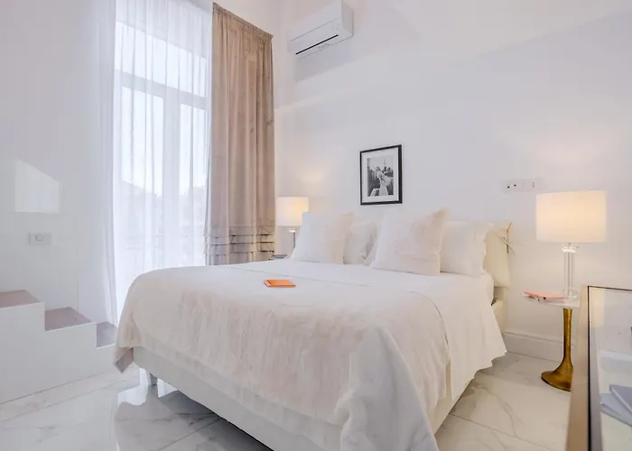 La Corte Dei Mille Luxury Affittacamere 4*